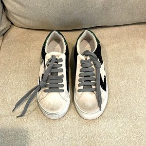 Brand new size 6 star ⭐️ sneakers by Steven